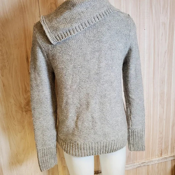 Banana Republic Women's Chunky Knit Wool Italian Yarn Gray Boat Neck Sweater S - Picture 3 of 5